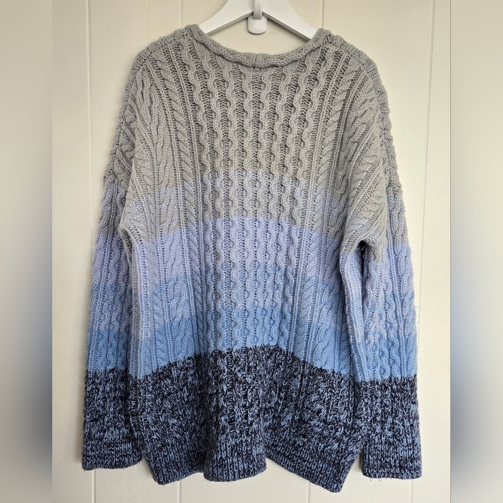 Carlisle Merino Wool Blend V-Neck Sweater with Gray and Blue Trim Size L - Picture 6 of 9